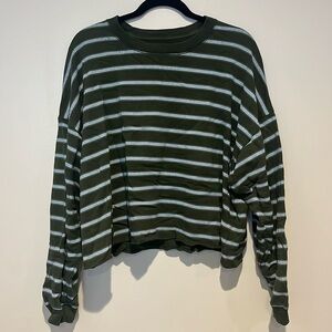 A&E cropped cut off sweatshirt!